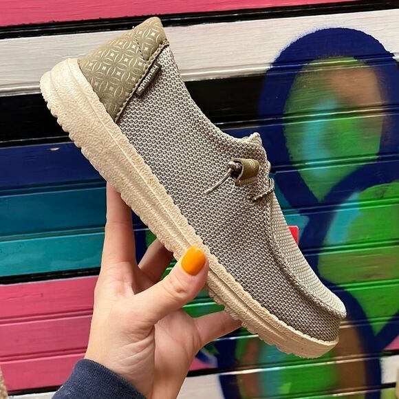 NWOT Hey Dude Wendy Sox Sand Shell - Picture 2 of 10